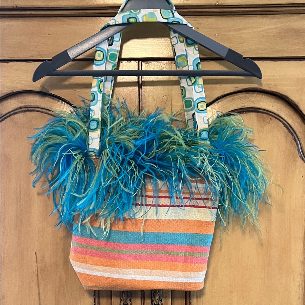 Colorful ReVErsiBLe Feathered Tote Bag - Picture 2 of 7